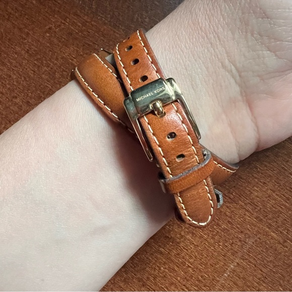 MICHAEL KORS Gold Tone Tan Leather Strap Watch - Picture 3 of 4